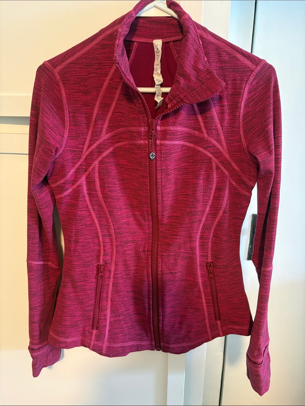 Lululemon Define size 8 Diamond Jacquard Berry Rumble Magenta